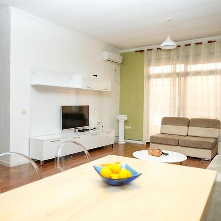Cozy Apartment In The Heart Of Tirana ! Екстериор снимка