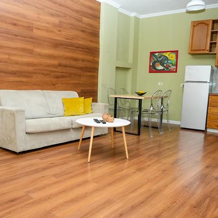 Cozy Apartment In The Heart Of Tirana ! Екстериор снимка