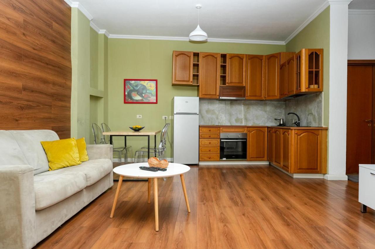 Cozy Apartment In The Heart Of Tirana ! Екстериор снимка