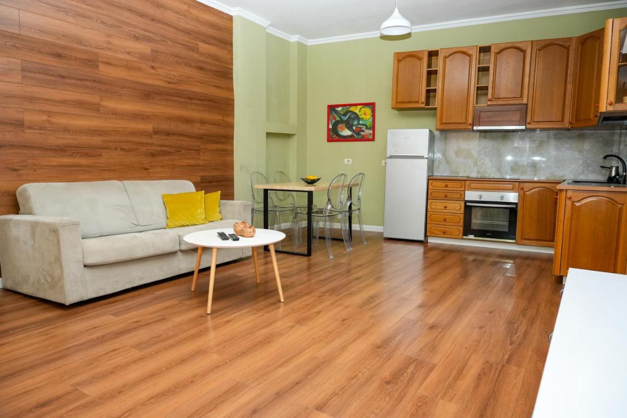Cozy Apartment In The Heart Of Tirana ! Екстериор снимка